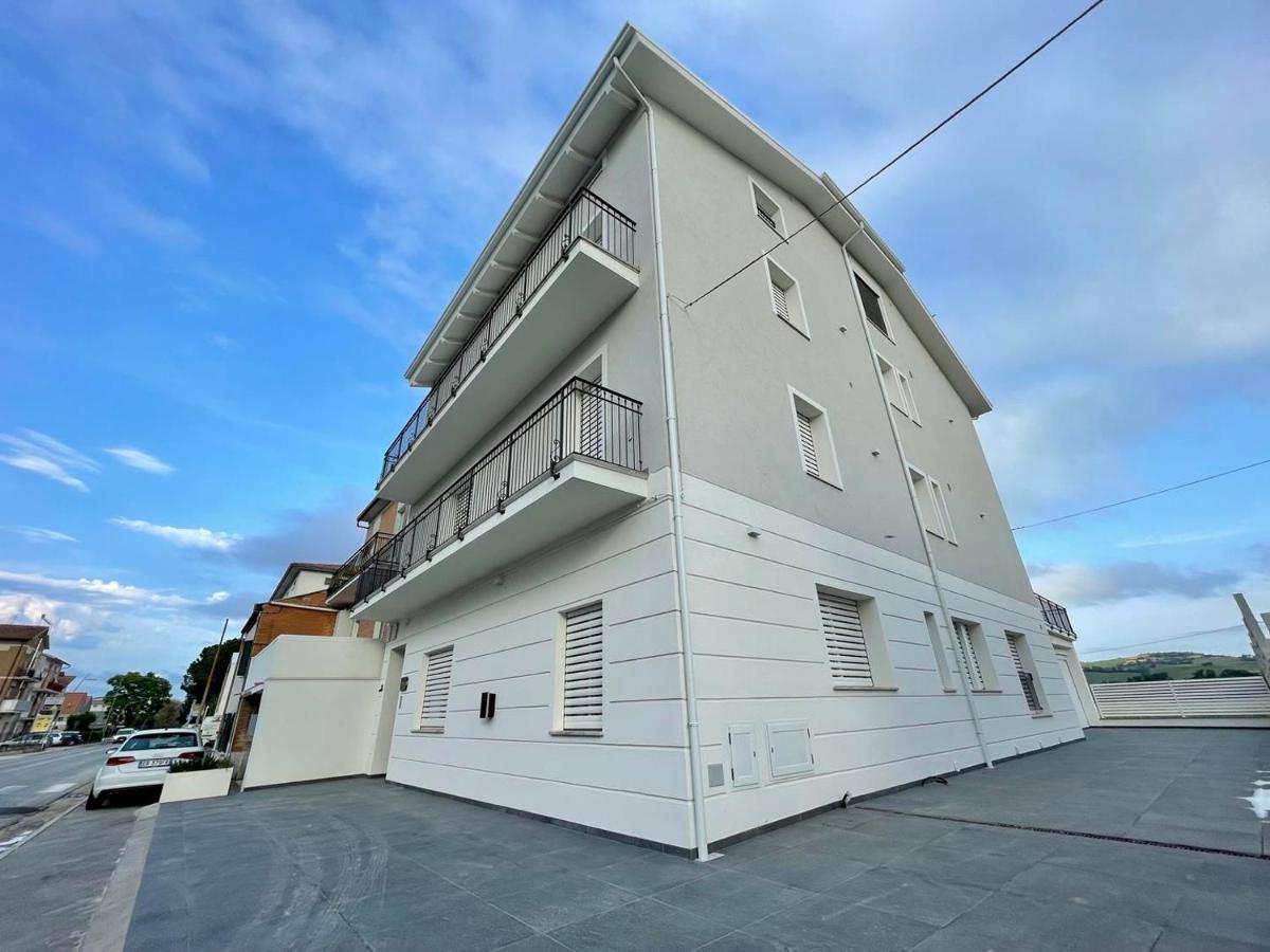 Otium Rooms / Camere E Appartamenti Morrovalle Exteriör bild