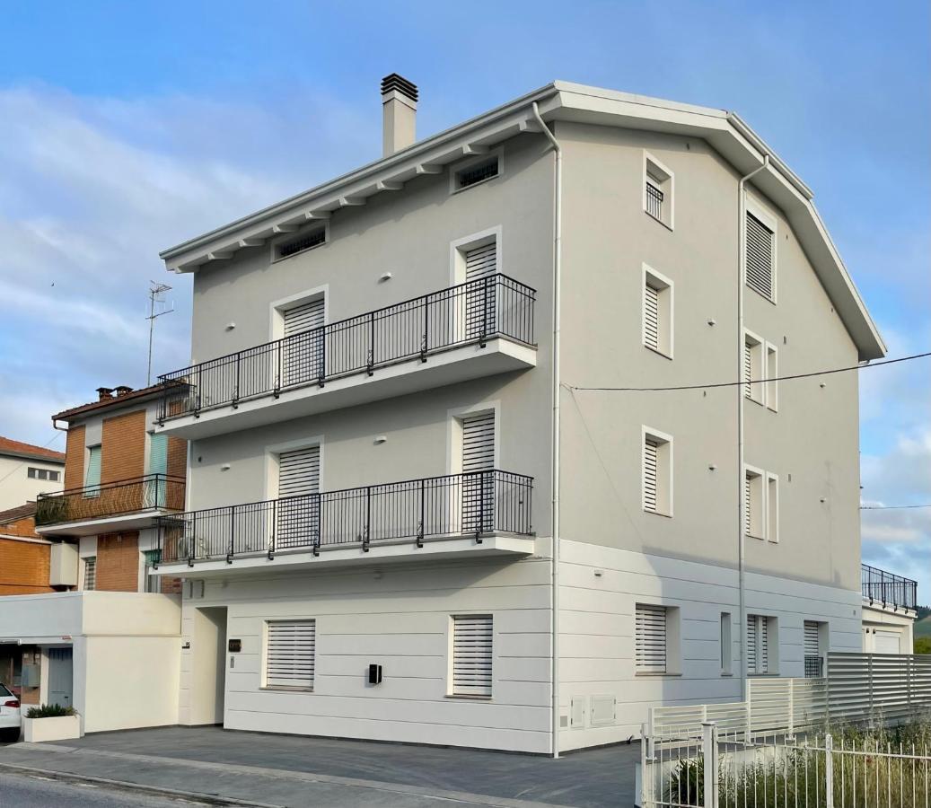 Otium Rooms / Camere E Appartamenti Morrovalle Exteriör bild